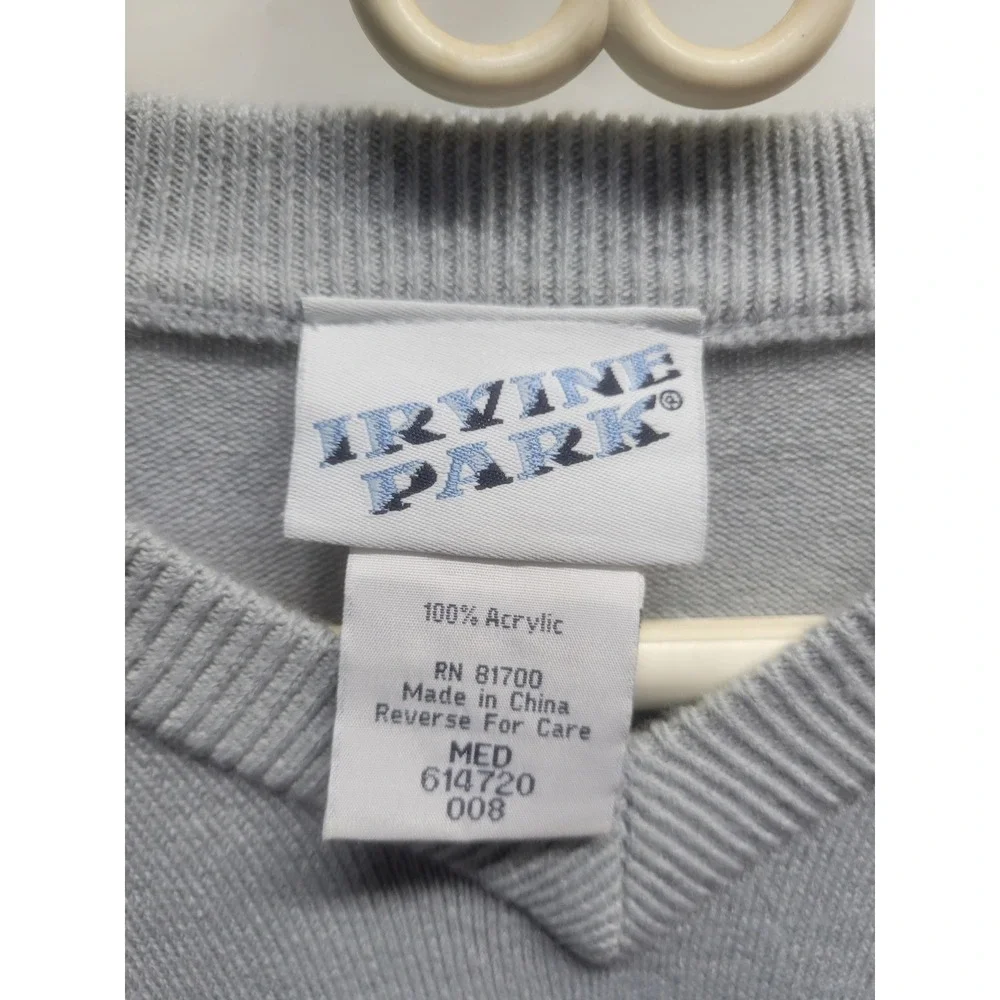 Irvine Park V-Neck Sweater Light Blue Grey Acrylic Knit Pullover Size Medium